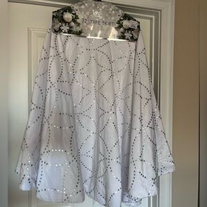 Christmas tree skirt